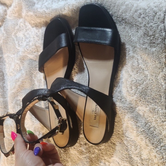 Valentino Rockstud Black Leather Ankle Strap Sandals - Picture 4 of 7